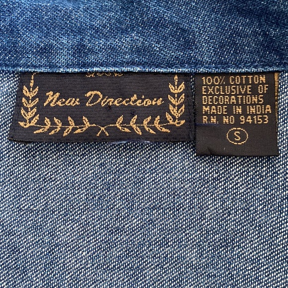 New Directions Jean Jacket with Stars and Stripes Detailing. Metal Star Buttons - Picture 7 of 13